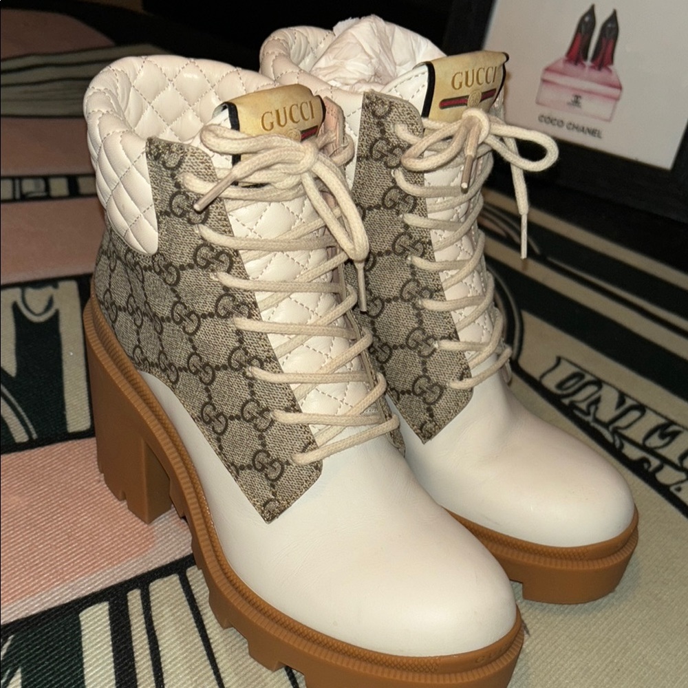 Gucci Women's Beige and White Boots